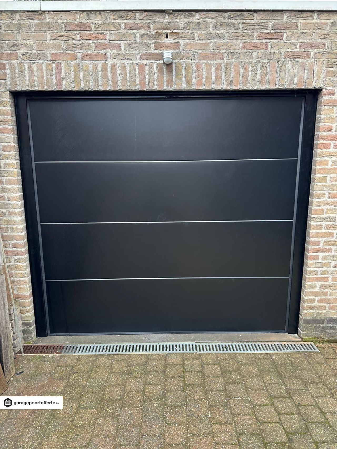 portes de garage sectionnelles, moteur, RAL 9005, V-line non profilé lisse