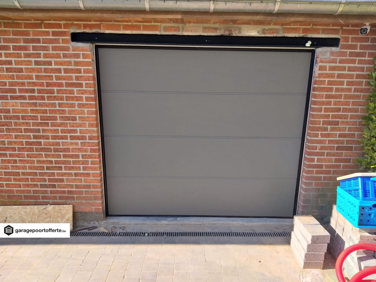 portes de garage sectionnelles, moteur, RAL 7039, vernis structure