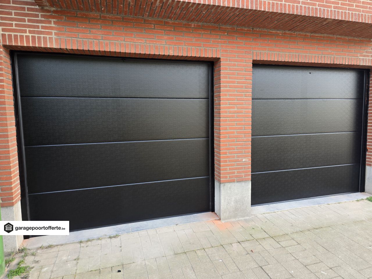 portes de garage sectionnelles, moteur, RAL 9005, V-line non profilé stucco