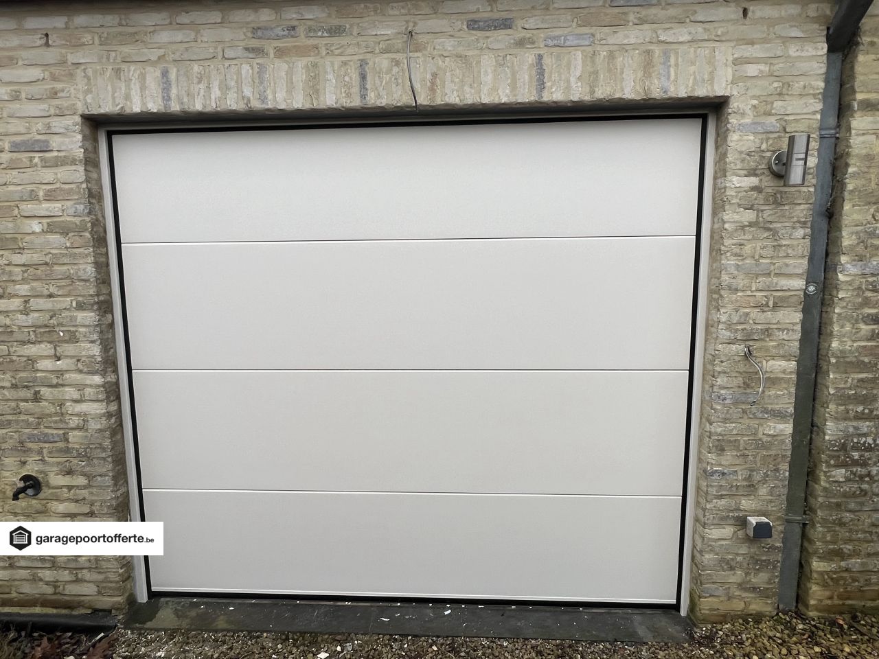 portes de garage sectionnelles, moteur, RAL 9001, V-line non profilé lisse